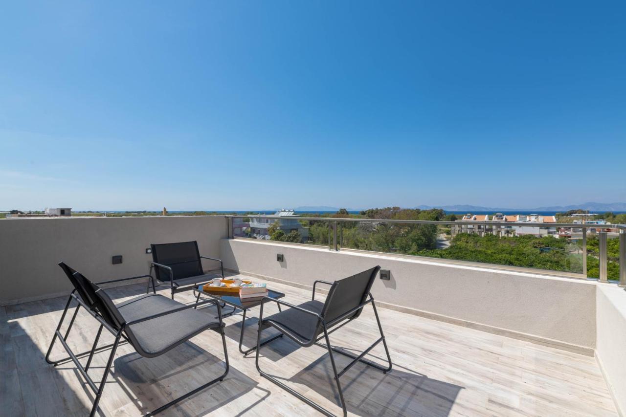 Tsatos Luxury Residence クレマスティ エクステリア 写真
