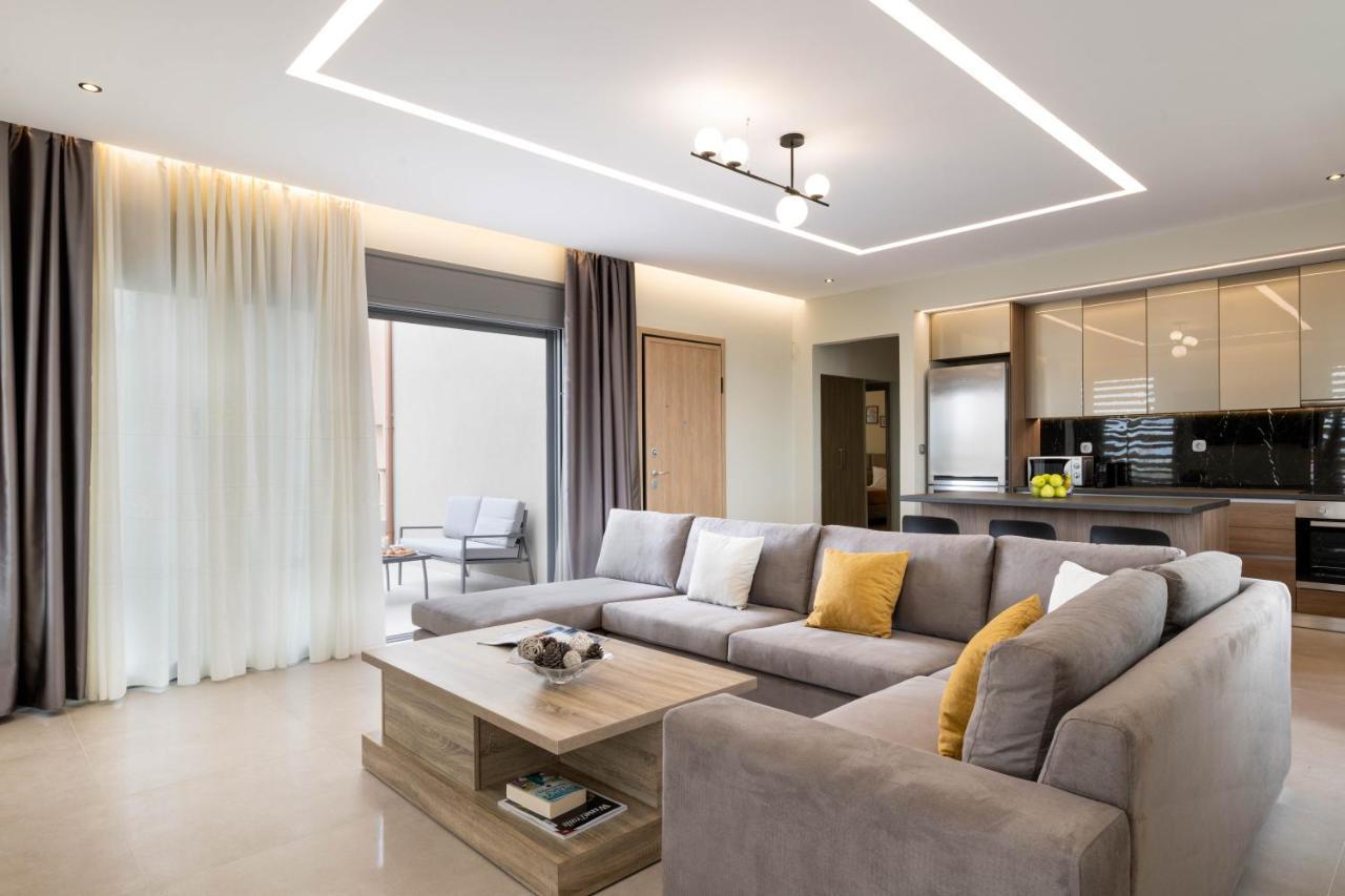 Tsatos Luxury Residence クレマスティ エクステリア 写真