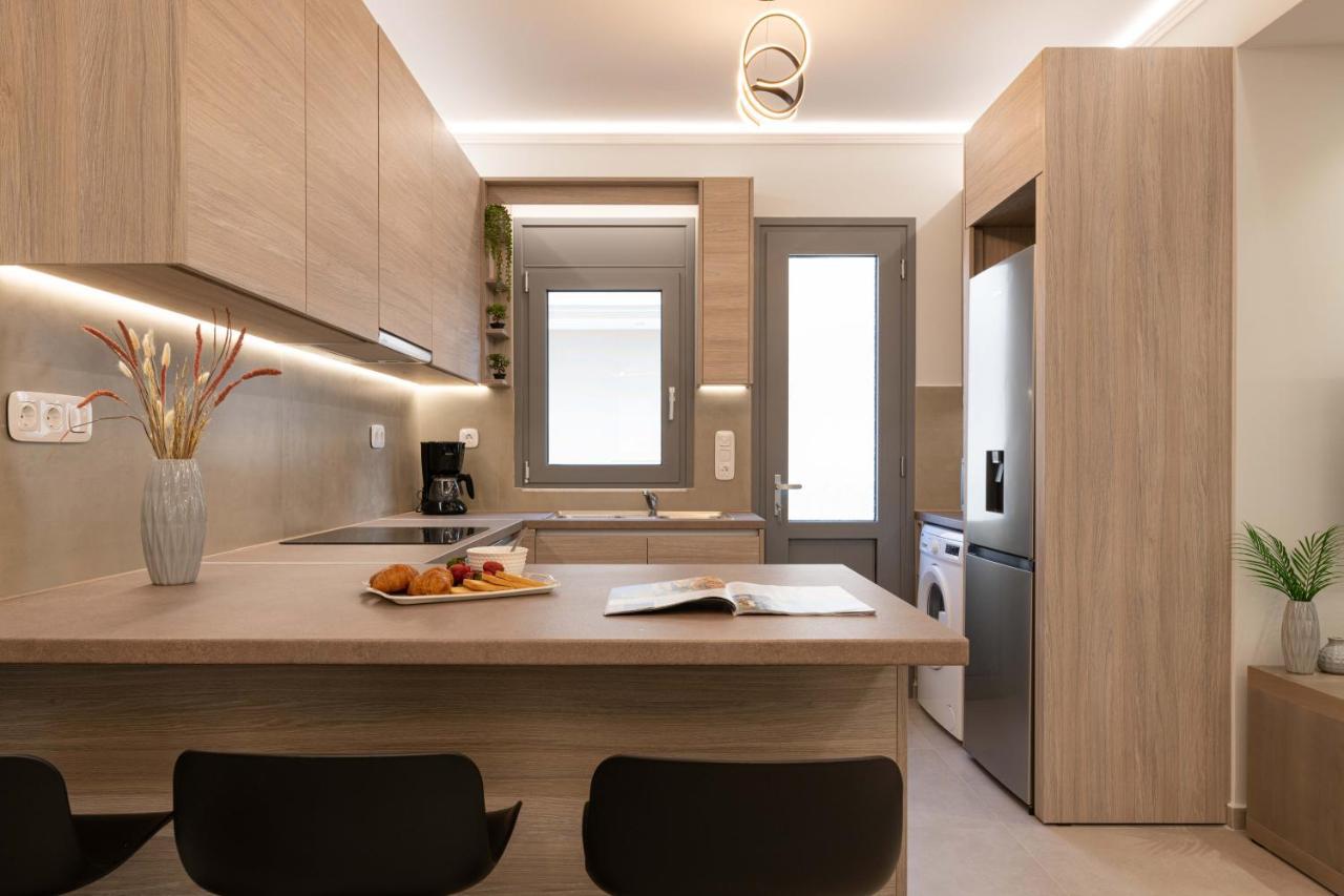 Tsatos Luxury Residence クレマスティ エクステリア 写真