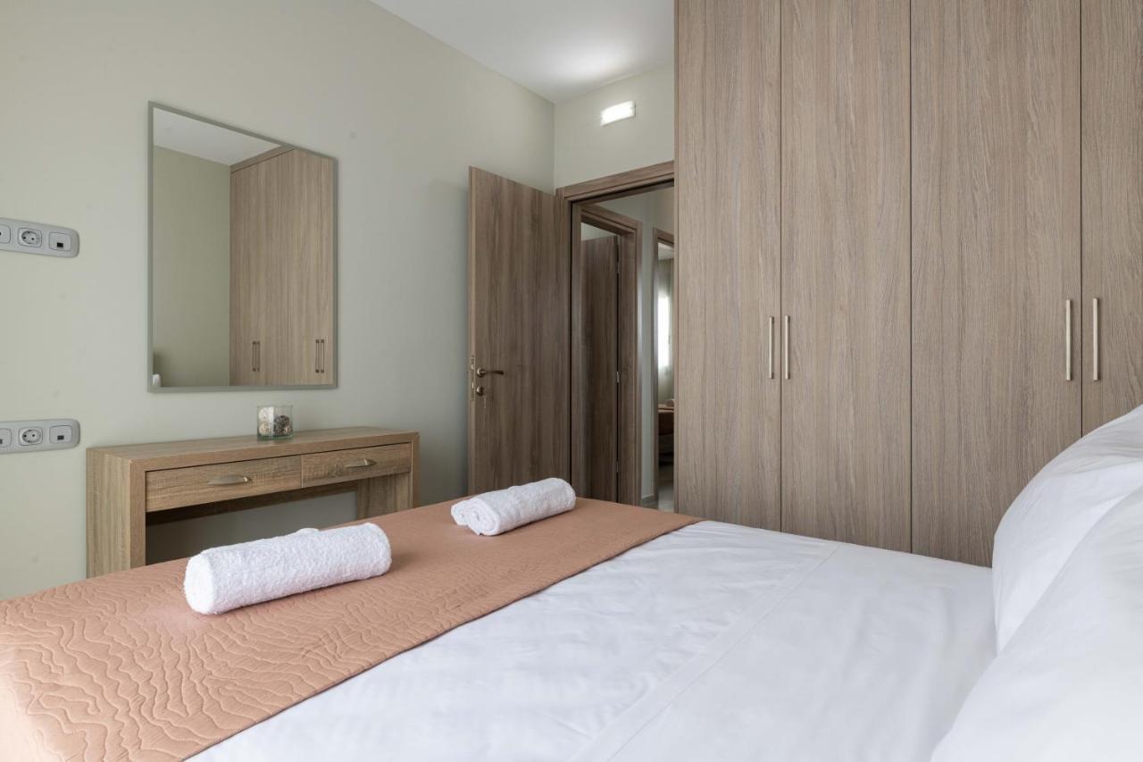 Tsatos Luxury Residence クレマスティ エクステリア 写真