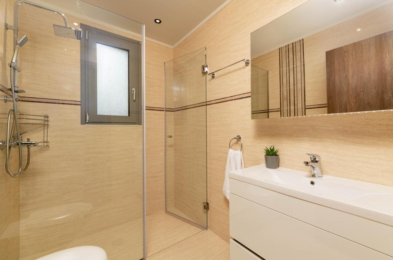Tsatos Luxury Residence クレマスティ エクステリア 写真