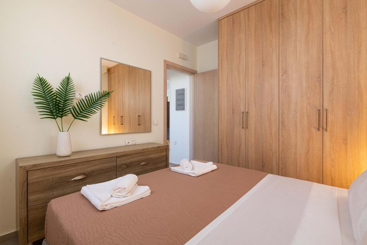 Tsatos Luxury Residence クレマスティ エクステリア 写真