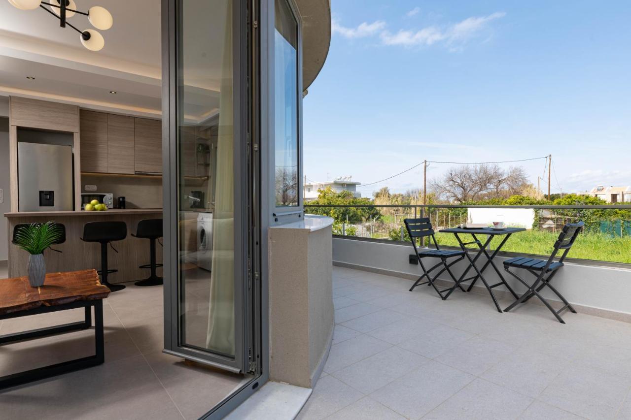 Tsatos Luxury Residence クレマスティ エクステリア 写真